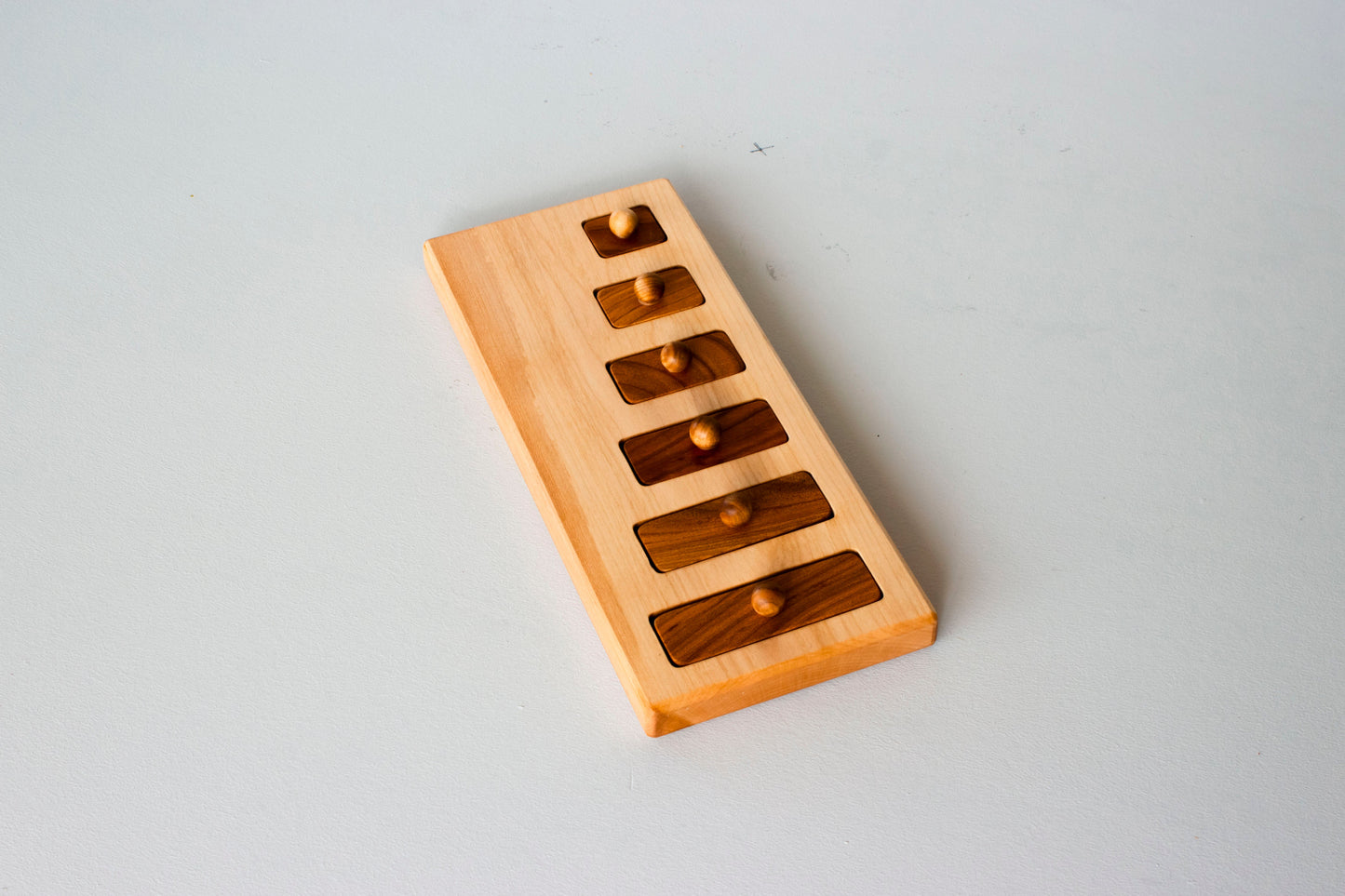 long-short knob puzzle - Montessori