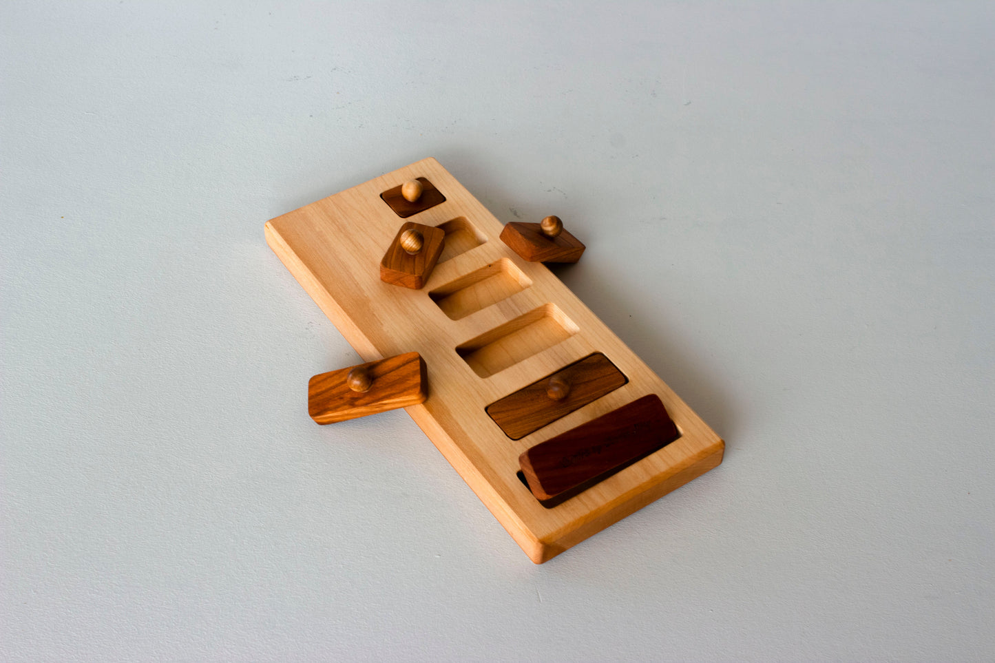 long-short knob puzzle - Montessori