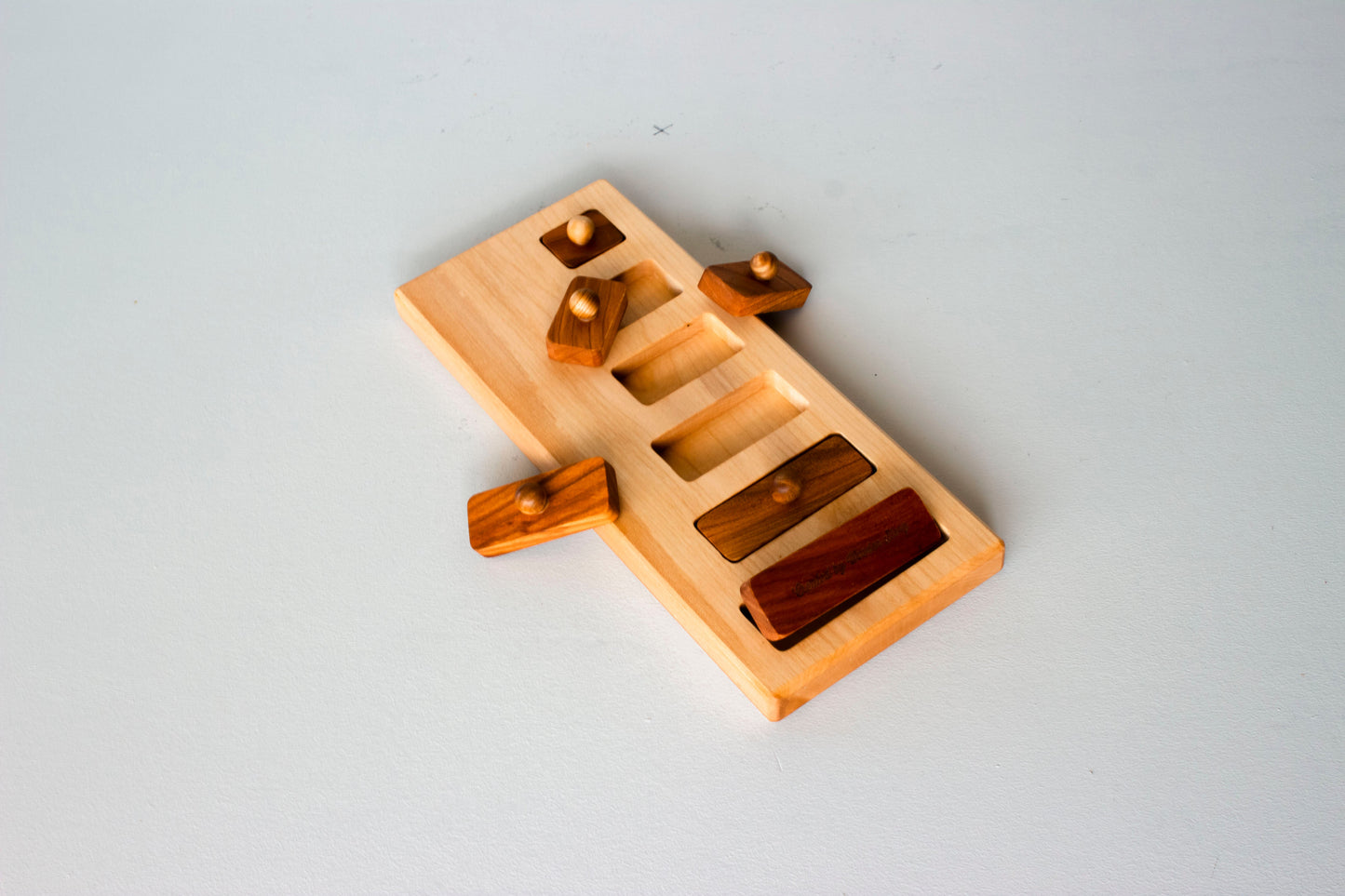 long-short knob puzzle - Montessori