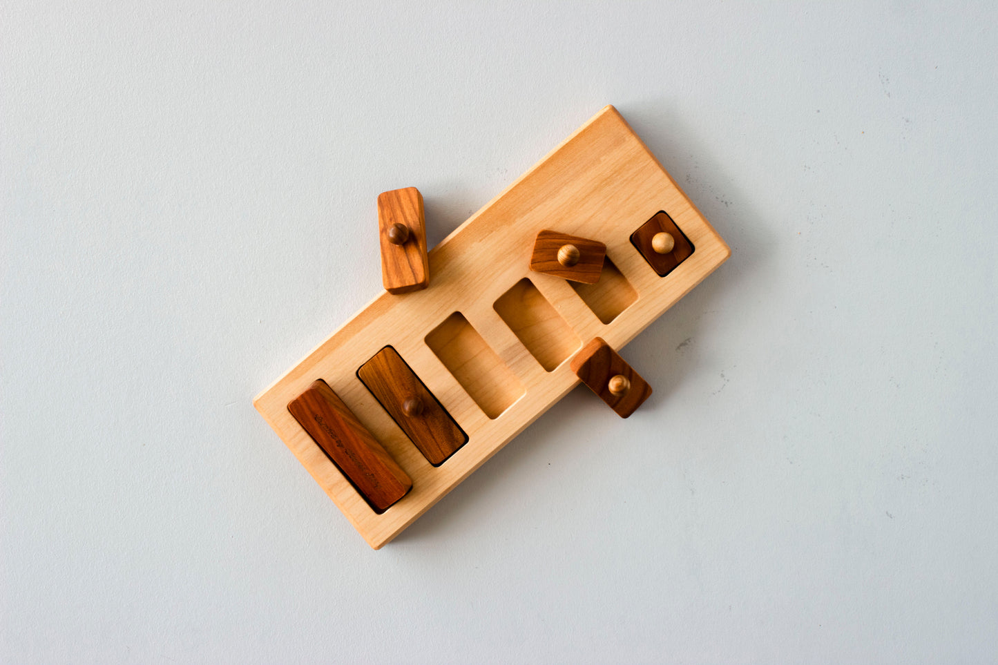 long-short knob puzzle - Montessori