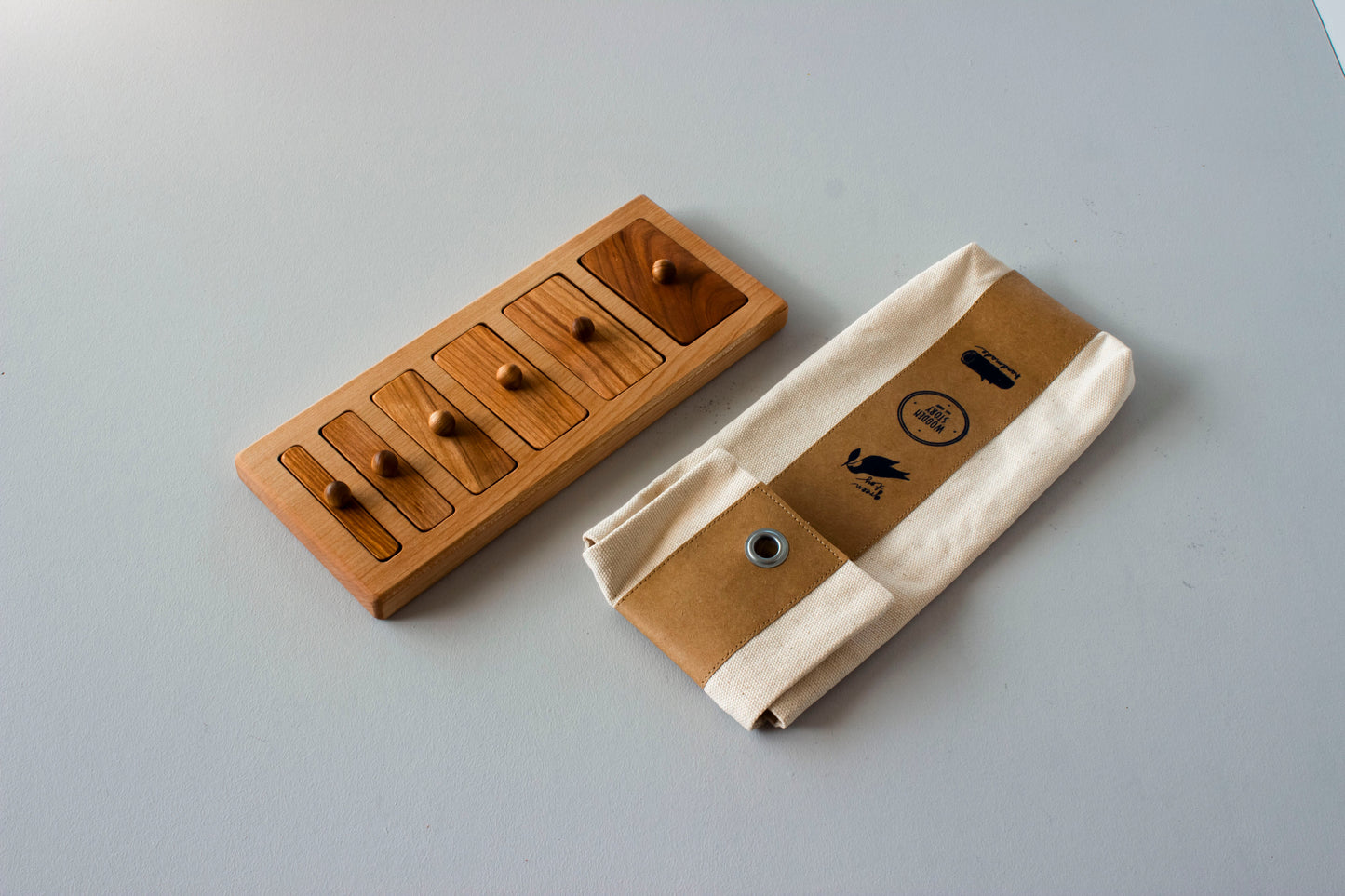 wide-thin knob puzzle - Montessori