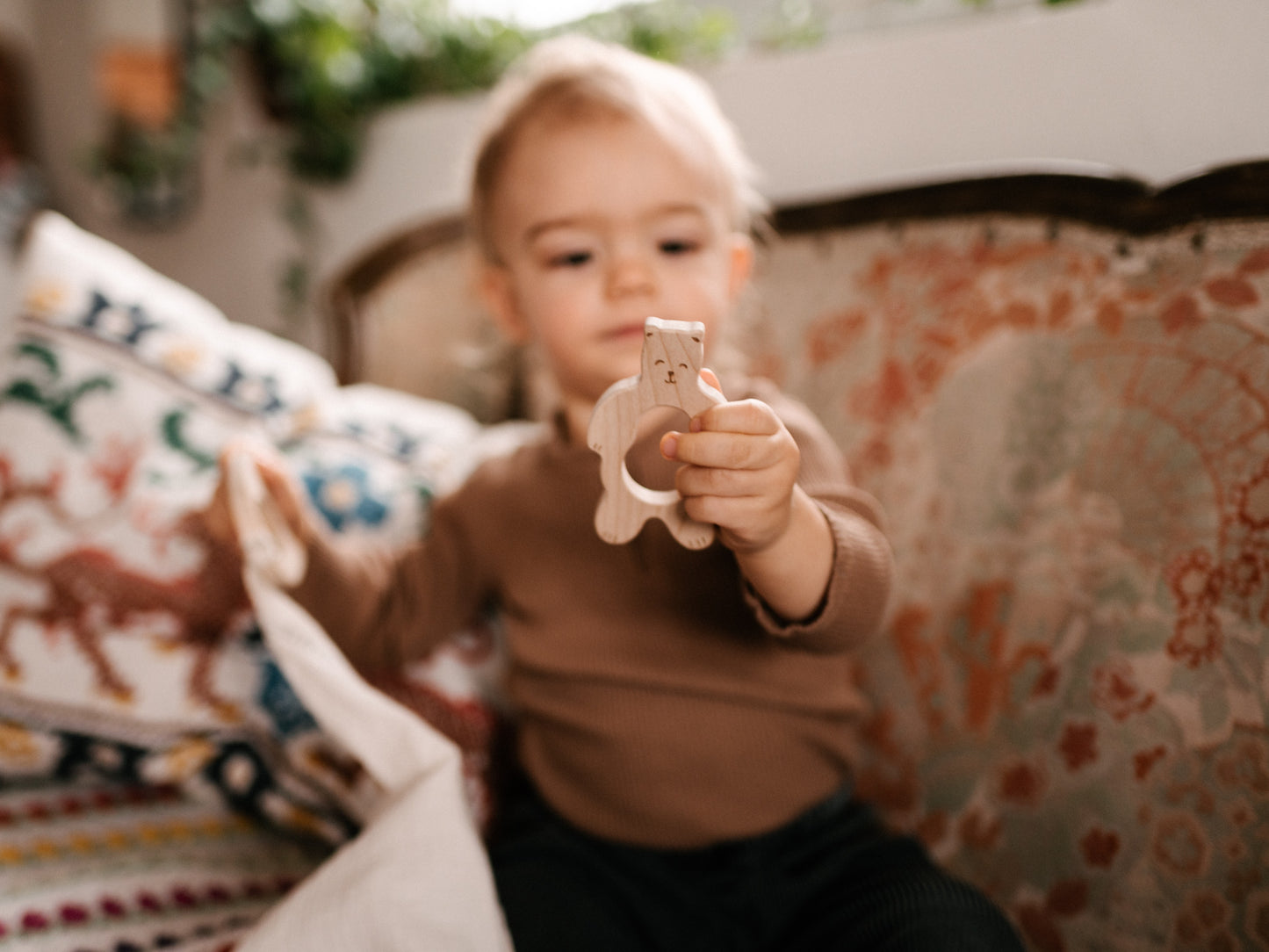 mini teether with hanky - yawning cat