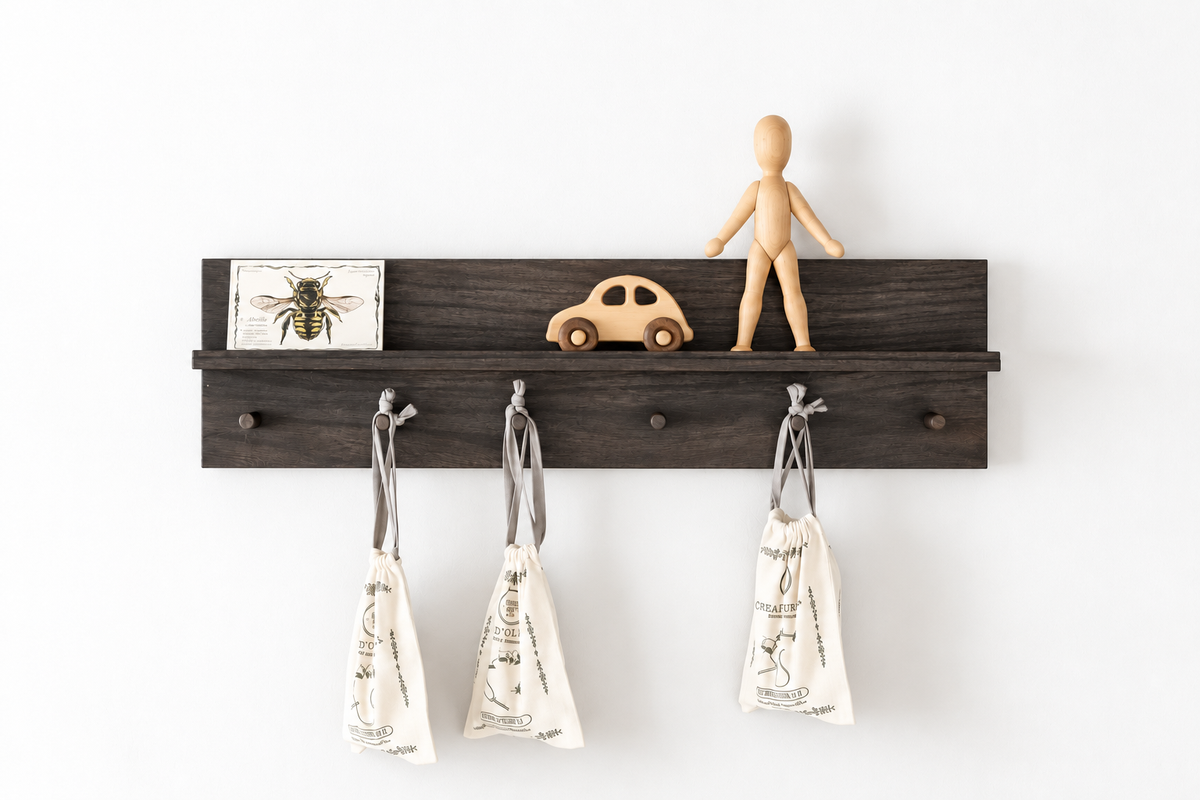 SHELF NO.06 with pegs
