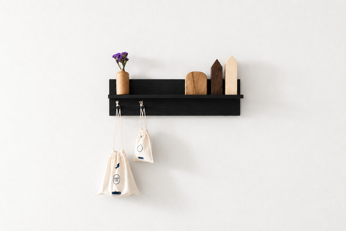 SHELF NO.06 with pegs