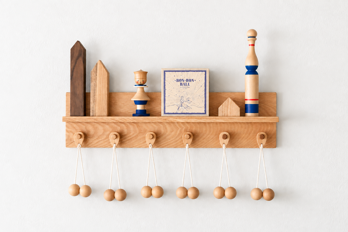 SHELF NO.06 with pegs