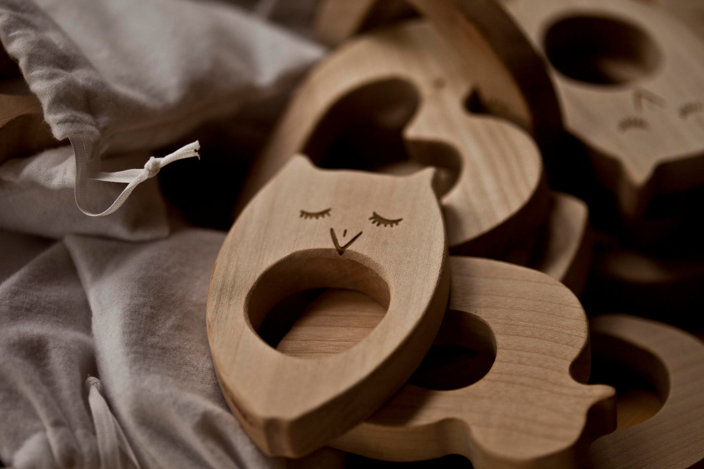 Wooden Teether Yawning Cat