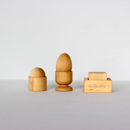 Montessori set: egg, ball and cup