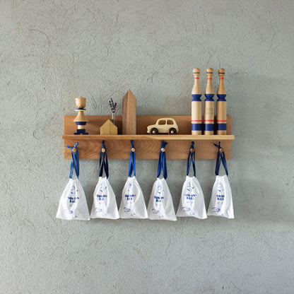 SHELF NO.06 with pegs