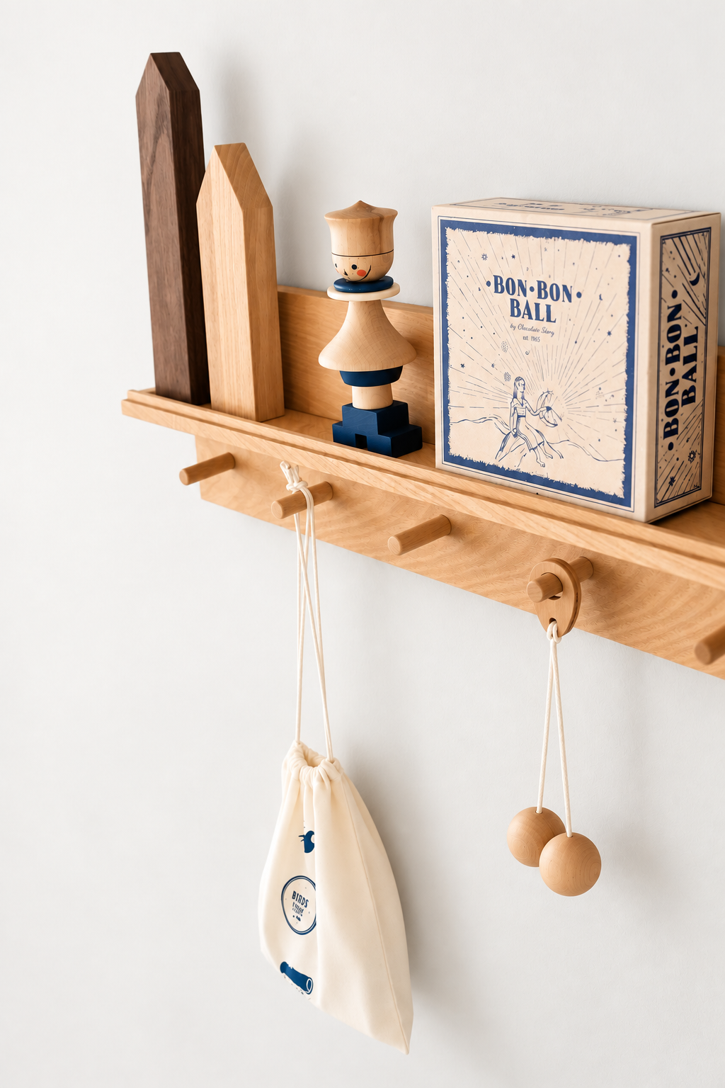 SHELF NO.06 with pegs